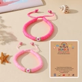 Détail de bracelets en argile rose avec perles cœur sur carte thème rentrée scolaire - Rose Foncé Rose (Thème École)