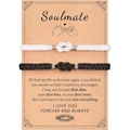 Detail von gewebten Partnerarmbändern mit Knoten auf Vintage-Karte präsentiert - Seelenverwandte Schwarz & Weiß (B00744)