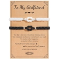 Paar geflochtene Partnerarmbänder mit Knoten-Charm auf To My Girlfriend Karte - Für Meine Freundin Schwarz & Weiß (B00744)