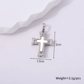 Detailansicht der Größe des Silberkreuz-Anhängers mit Muscheleinlage und Kristallen - Silber Stil C