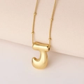 Makroaufnahme der goldenen 3D-Buchstabe J Halskette im Ballon-Stil mit Kordelkette - Puffy Goldener Buchstabe J (Nur Anhänger (Ohne Kette))