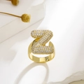 Verstellbarer vergoldeter Ring mit einem Zirkonia besetzten Buchstaben Z Anhänger - Buchstabe Z Stil / Gold