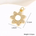 Detail view of 18k gold plated sunflower necklace pendant with zircon pavé and dimensions - Sunflower (Natural Shell)