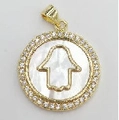Makroaufnahme des Hamsa-Hand-Anhängers mit Mikro-Zirkonia und weißem Perlmutt-Inlay - Rundes Hamsa-Hand-Design (6086130910317)