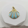Jakobsmuschel-Anhänger in Himmelblau mit Goldbasis und Zirkonia-Steinen - Blauer Emaille Muschel Anhänger