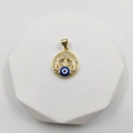 Goldener Evil Eye Anhänger mit blauem Stein und Zirkonia-Halo auf weißem Ständer - Goldene Krone Böser Blick (Augenstil M Gold)