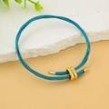 Bracciale in corda di pelle intrecciata blu pavone con chiusura regolabile dorata - Blu lago