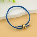 Bracciale regolabile in corda di cuoio intrecciata blu brillante con dettagli in oro lucido - Blu scuro