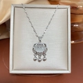 Collana con ciondolo lucchetto della longevità in argento e giada con campanelli - Argento - Catena Labbra Lucchetto della Longevità