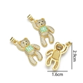 Pendaglio a forma di orsetto placcato oro con zirconi e intarsio a scacchi, 2,9cm x 1,6cm - Ciondolo Orso Verde
