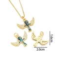 Collana con ali a croce Ankh dorata con intarsio in opale colorato e cristalli luminosi - Angelo opale verde smeraldo