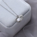 Collana vintage francese con ciondolo a conchiglia di perle e cristalli su catena argento - Catena a O Standard / Argento