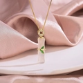Collana dorata elegante con ciondolo a forma di bambù in giada bianca e foglie verdi - Oro - Collana Bambù della Prosperità