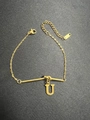 Detailansicht der 18K Goldkette mit U-Buchstabenanhänger und verstellbarem Karabiner - Buchstabe U