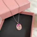 Dettaglio della collana in smalto rosa con rilievo a rosa su portagioie con marmo - Argento - Collana Ovale Fiore Rosa Stile Pittura a Olio