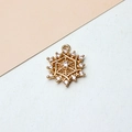 Vista macro de colgante de copo de nieve chapado en oro con circonitas para bricolaje - Nivel de Venta al por Mayor / Estilo Copo de Nieve (03#)