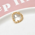 Detail van hartvormige kristallen hanger met gouden kanten frame voor doe-het-zelf sieraden - Wit