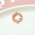 Detail von rosa Kristall-Anhänger mit Spitzenrand und doppelter Aufhängeschlaufe - Rosa