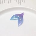 Vista ravvicinata di ciondolo a coda di sirena sfumato con paillettes scintillanti - Stile Coda Sfumata Blu-Viola con Strass (04#)