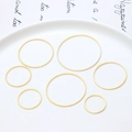Nahaufnahme vergoldeter geometrischer Ringe für DIY handgefertigte Schmuckherstellung - 15mm / Gold