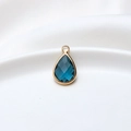 Dunkelblauer facettierter Glastropfen-Anhänger mit vergoldeter Einfassung für DIY-Schmuck - 10*18mm / Dunkelblau