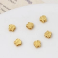 Detailoverzicht van zes gouden vlindervormige kralen voor DIY-sieraden en handwerkprojecten - 05#5*5mm