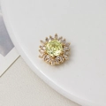 Gold-plated round snowflake charm with rose-cut yellow zircon and white pavé crystals - 15*17mm / Pale Green