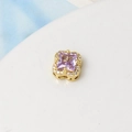 Ciondolo a fiore dorato con zircone viola quadrato e bordo in micro-pavè di cristalli - 04# Viola Chiaro