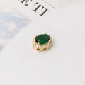 Primer plano de espaciador ovalado chapado en oro con circón esmeralda para joyas - Verde (Tono Dorado)