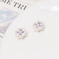 Detailansicht silberner Kleeblatt-Anhänger mit violettem Zirkonia und Mikro-Pavé-Besatz - Kleeblatt-Zwischenperle / 12mm / Silber-Hellviolett