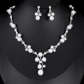Elegante bloemen bruidssieraden set met parels en strass op zwarte display - Zilveren Basis Multi-Parel Stijl (02)