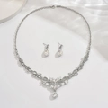 Elegante bruidssieradenset met peergeslepen zirkonia ketting en druppelvormige oorbellen - Peervormige Zirkonia Bloem Cluster Sieradenset / Zilver
