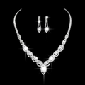 Luxe bruidssieradenset met sprankelende ketting en bijpassende marquise-vormige oorbellen - Zilverkleurige Luxe Ketting- en Oorbellen Set (859 2-Delige Set)