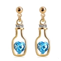 Gouden hart kristallen hanger oorbellen met donkerblauwe hartvormige steen - Goud + Zeeblauw