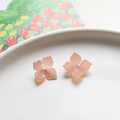 Set van twee perzikroze hars vierbladige bloembedels met parelglans voor doe-het-zelf sieraden - Perzikroze (01#13*16mm)