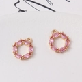 Makroaufnahme goldener Blumenanhänger mit rosa Zirkonia im Marquise-Schliff für DIY-Schmuck - 13mm / Rosa