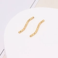 Dettaglio di tubi curvi a S placcati in oro 18K con trama sfaccettata diamantata per gioielli DIY - Tubo Curvo a S / 1.5*20mm / Oro 18K