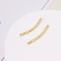 Makroaufnahme von 18K vergoldeten S-förmigen gebogenen Perlen mit diamantgeschliffener Textur - C-Form Gebogenes Rohr / 1.5*20mm / 18K-Gold