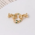 Détail du fermoir serpent plaqué or 14K serti de zircons vert émeraude et blancs - Style Serpent Ouroboros (10#15*32mm)