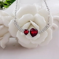 Elegante collana in argento con pendenti a cuore in cristallo rosso e dettagli in zircone - Rosso