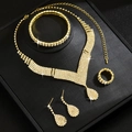 Luxuriöses Brautschmuck-Set mit goldenen Halsketten, Armbändern, Ohrringen und Ringen mit Strass - Gold Halskette Armband Ohrringe und Ring