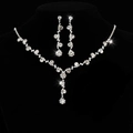 Parure de bijoux de mariée argentée avec collier en strass et boucles d'oreilles assorties - Ensemble 2 pièces (Collier + Boucles d'oreilles) / Argent