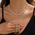 Elegante set di gioielli con collana dorata e orecchini di perle e strass coordinati - Collana Orecchini Perla Oro