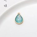 Pendentif goutte en cuivre doré avec paillettes d'opale colorées pour la bijouterie - Bleu clair