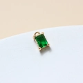 6x10mm emerald green glass crystal rectangular pendant with gold-plated brass four-claw setting - Green