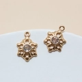 Détail d'un pendentif fleur dorée avec cristal pour la fabrication de bijoux DIY - Style de Fleur Flocon Creuse (03#) / Prix À Partir De 2 Unités