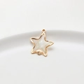 Colgante de estrella geométrica de nácar con chapado en oro y acabado iridiscente - Estilo Estrella de Cinco Puntas Doble Agujero (06#16*18mm)
