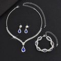Elegantes Set aus Halskette Ohrringen und Armband mit blauen Tropfenanhängern - Halskette Ohrringe Armband 3-teiliges Set / Silber-Blau