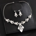 Elegante set di collana e orecchini con strass taglio a pera in una scatola da regalo - Bianco Argento