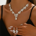 Set gioielli da sposa con collana di cristalli a vite e orecchini a goccia lucidi - Set di gioielli (G394) / Oro K Bianco
